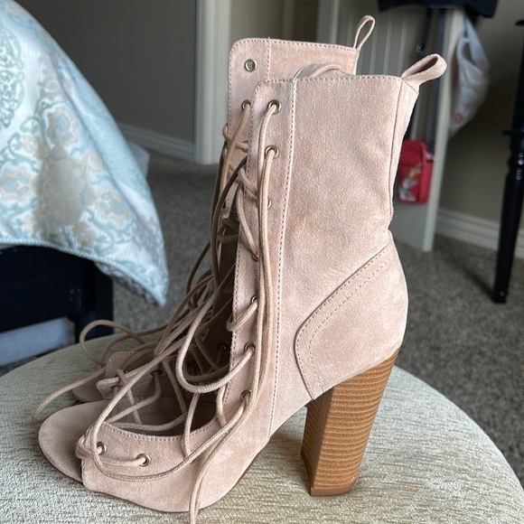 Lulus lace up stacked heel ankle booties - Picture 2 of 10